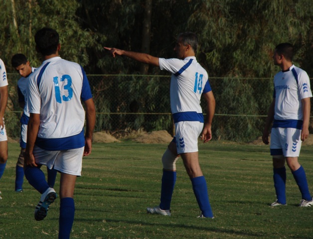 استقلال و شاهین فاصله گرفتند