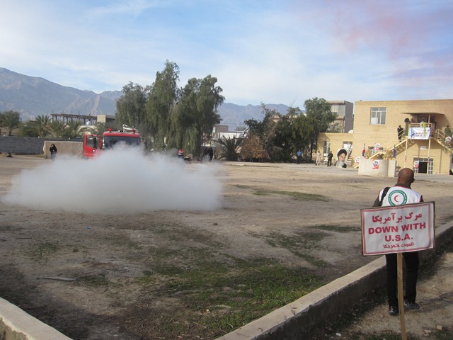 دختران دبیرستان کوثر مانور پدافند غیرعامل را تمرین کردند