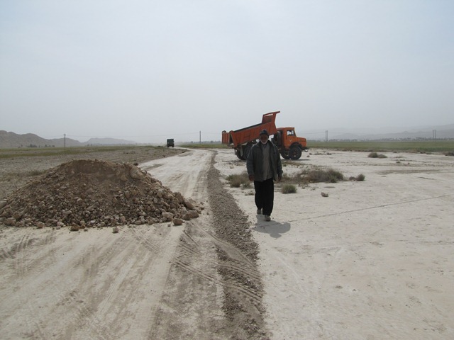 پروژه احداث جاده بین مزارع در بخش ارد شروع شد