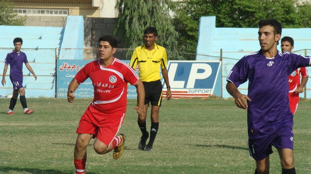 جوشن همچنان در صدر ماند