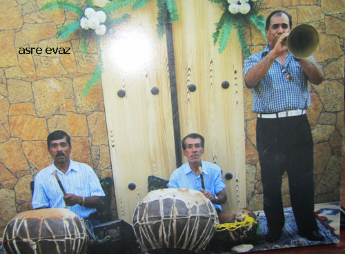 کرنا نوازی که کر و لال است