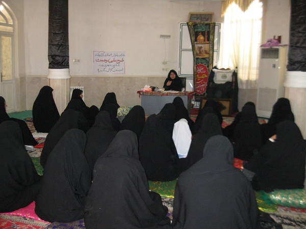 در طرح رحمت، بانوان گراشی کلاس می‌روند