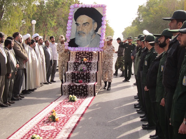 گزارش تصویری ۱: امام آمد