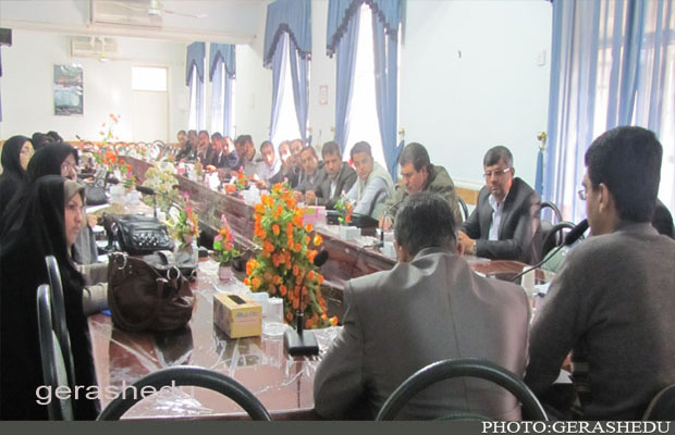 معلم‌های نمونه تا دهه فجر انتخاب می‌شوند