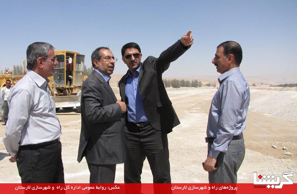 ورودی‌های لار از چهار طرف چهاربانده می‌شود