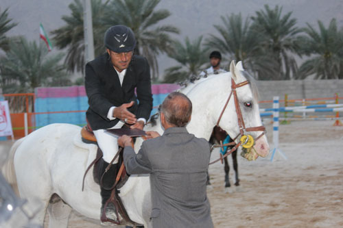 مهدی تیموک قهرمان اسب‌سواری دفاع مقدس