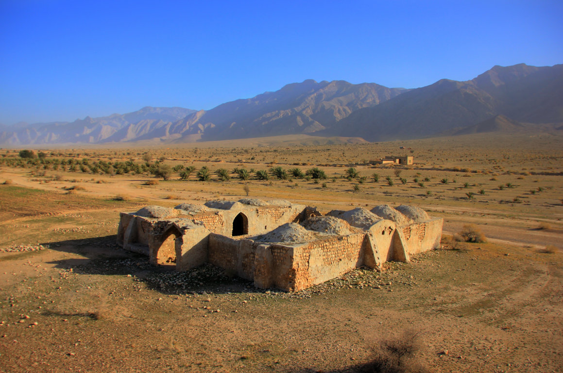 کاروانسرای بر میر در کفنی از گچ