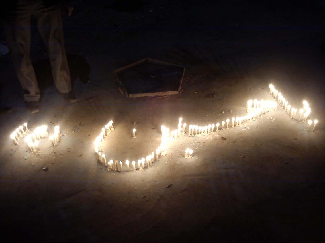 شمع‌های شام غریبان روشن می‌شود