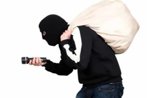 سرقت چهل میلیونی از یک منزل‬