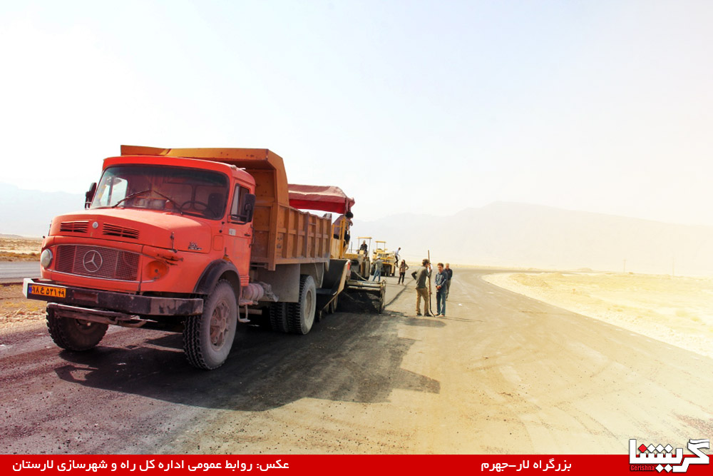 ۱۰ کیلومتر دیگر از بزرگراه لار-جهرم آسفالت ‌می‌شود