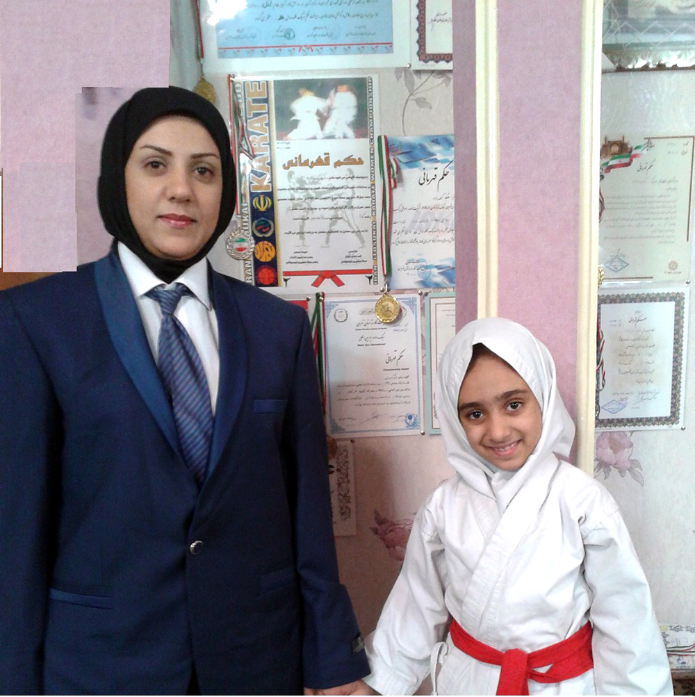 دختر کاراته‌کا و مادر داور در مسابقات کشوری کاراته