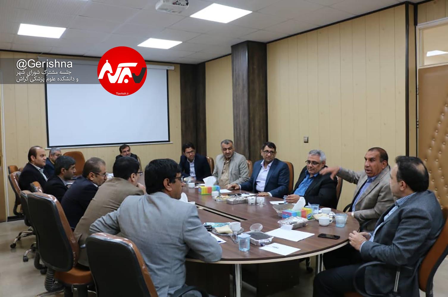 شورای شهر و دانشکده علوم پزشکی دور یک میز