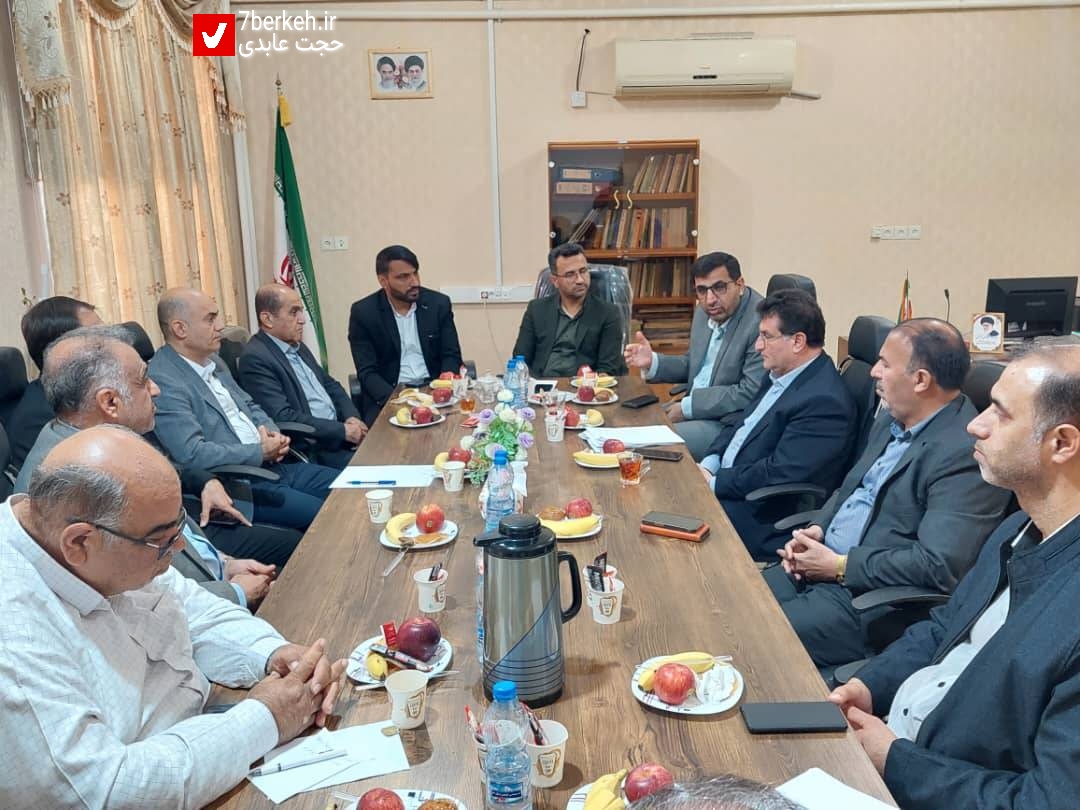 DANESHGA AZAD-4 سه درخواست از رییس دانشگاه آزاد استان فارس: تعیین تکلیف زمین، ارتقا و رشته جدید